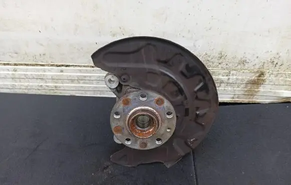 Volkswagen Tiguan Front wheel hub 5Q0407257B