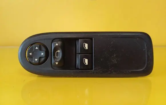 Peugeot 308 Electric window control switch 96565186XT