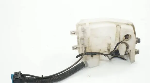 BMW 2 F46 Windshield washer fluid reservoir/tank 7369649ACR