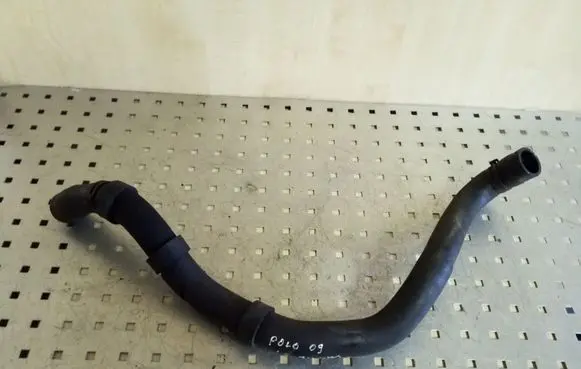 Volkswagen Polo IV 9N3 Engine coolant pipe/hose