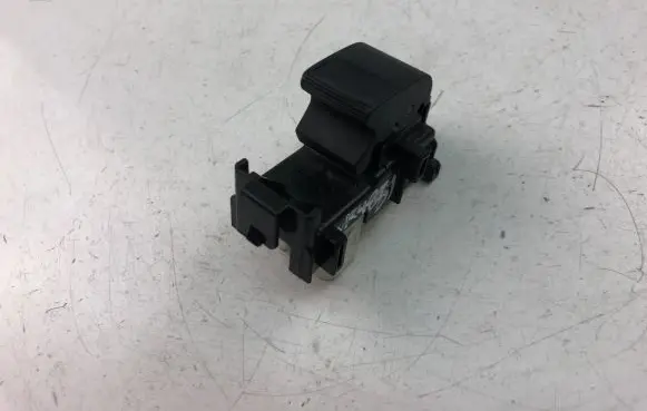 Nissan Qashqai Electric window control switch 8292K49