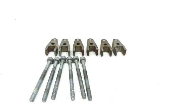 Chrysler 300 - 300C Fuel Injector clamp holder