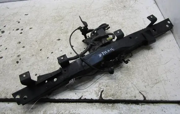 Nissan X-Trail T32 Radiator support slam panel 1111
