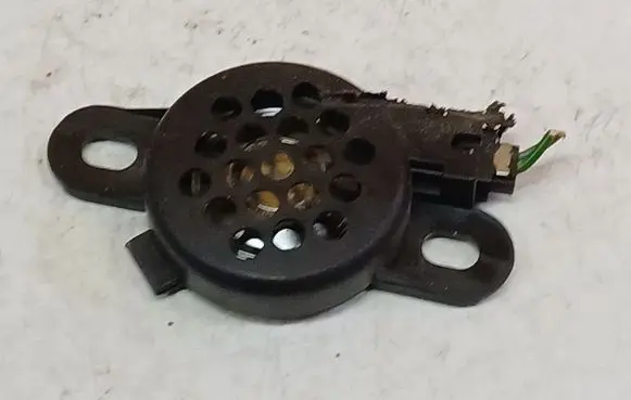 Volkswagen PASSAT CC Front door speaker 8E0919279