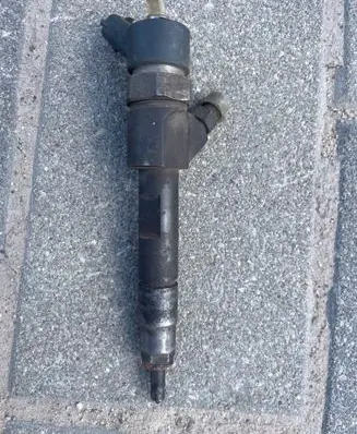 Fuel injector