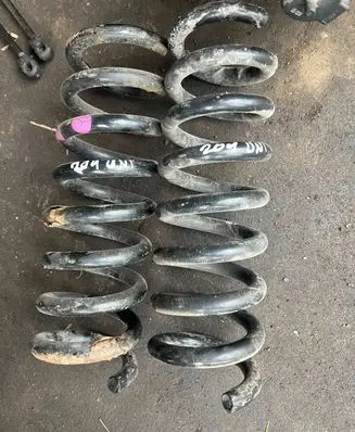 Mercedes-Benz C W204 Rear coil spring