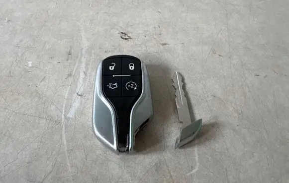 Maserati Ghibli Ignition key/card 