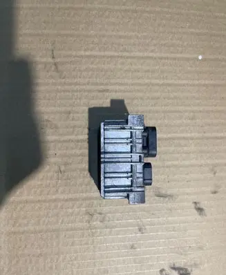 Opel Insignia A Glow plug pre-heat relay 55574293