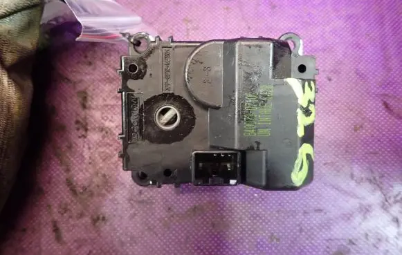 KIA Carens I A/C air flow flap actuator/motor B400730710C