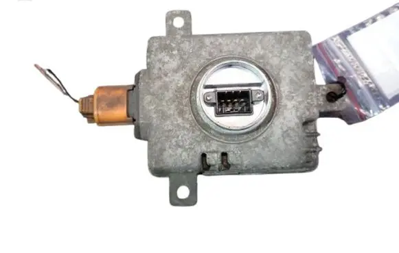 Mazda 3 I Voltage converter/converter module W3T15671
