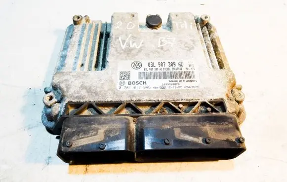 Volkswagen PASSAT B7 Air suspension control unit module (rear) 03L907309AE