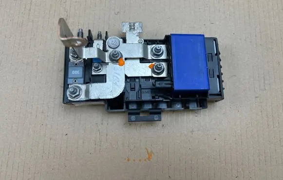 Mercedes-Benz CLA C117 X117 W117 Fuse module A2465401350 A0035422319