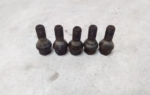 Alfa Romeo GT Nuts/bolts 