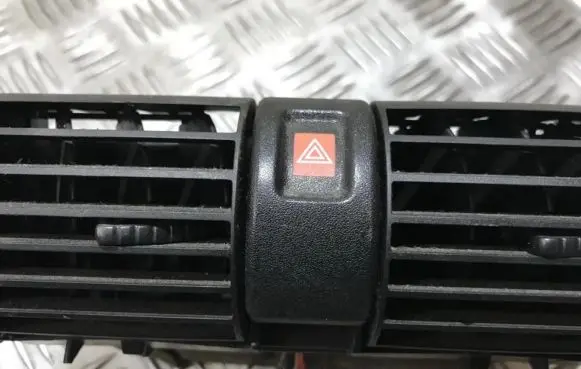 Opel Astra G Hazard light switch