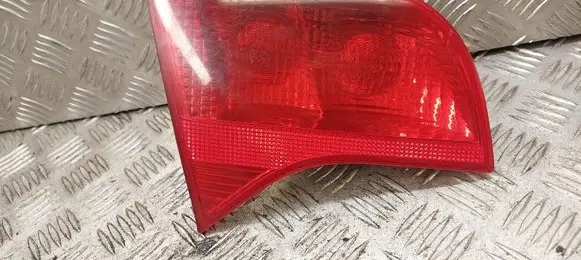 Tailgate rear/tail lights