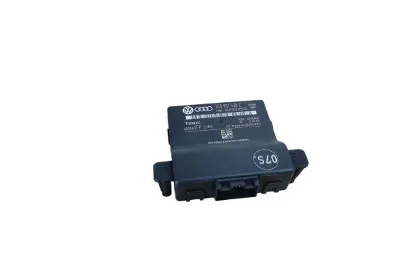 Volkswagen PASSAT B7 Gateway control module 3C0907530C 3C0907951A 402063