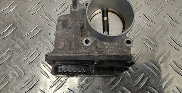 Toyota Prius+ (ZVW40) Throttle valve 2203037060