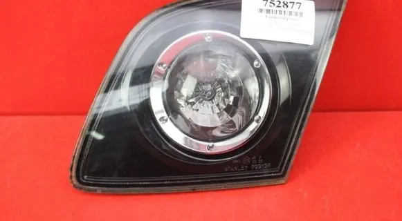 Mazda 323 F Rear/tail lights