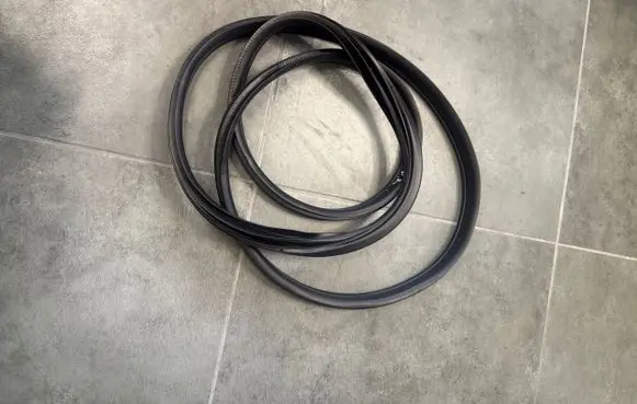 Mazda 2 Front door rubber seal 