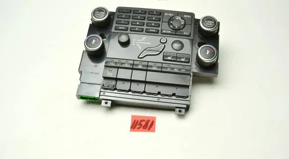 Volvo V70 Climate control unit 30782281 MC033100047 08W03E03