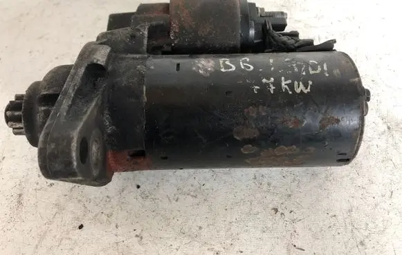 Volkswagen PASSAT B6 Starter motor 1005831311