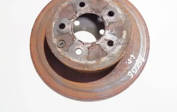 Nissan Qashqai Rear brake disc neventiliuojamas