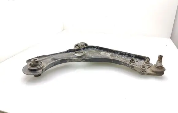 Peugeot 308 Front lower control arm/wishbone