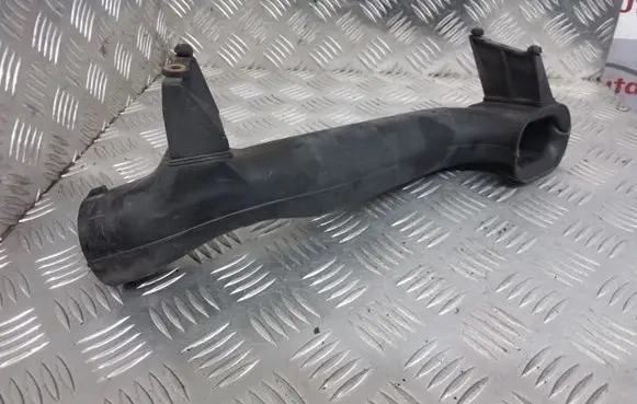 Opel Zafira B Air intake duct part 55351756 551020308