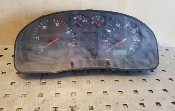 Volkswagen PASSAT B5 Speedometer (instrument cluster) 3B0919931