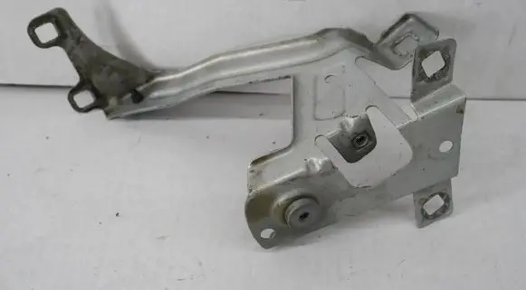 BMW 7 G11 G12 Fender mounting bracket 7347423