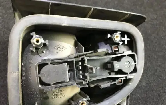 Renault Laguna I Tail light bulb cover holder