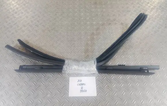 Mercedes-Benz E C207 W207 Front door rubber seal 