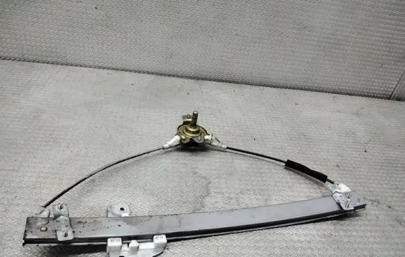 Hyundai Getz Front door manual window regulator 