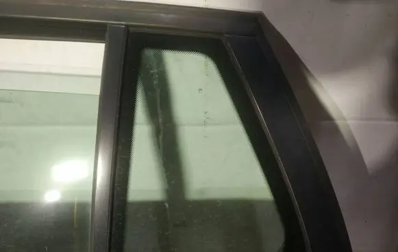 Mercedes-Benz C AMG W204 Rear vent window glass as2
