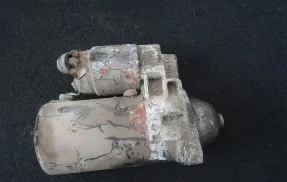 Nissan Micra Starter motor 0001112017 2330099b10