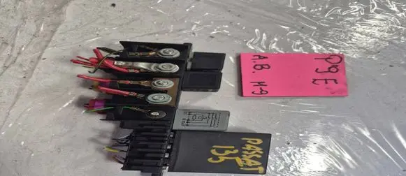 Volkswagen PASSAT B5 Fuse box set 