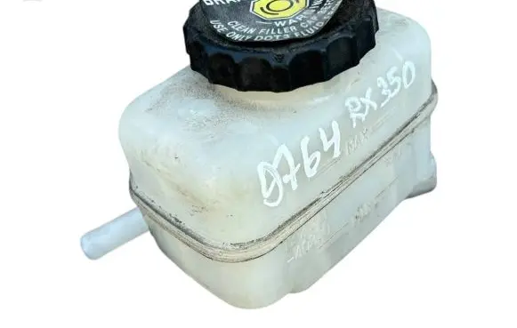 Brake fluid reservoir