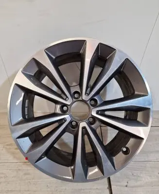 Mercedes-Benz V Class W447 R18 alloy rim A4474015400