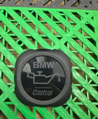 BMW 5 E60 E61 Oil filler cap 7560481