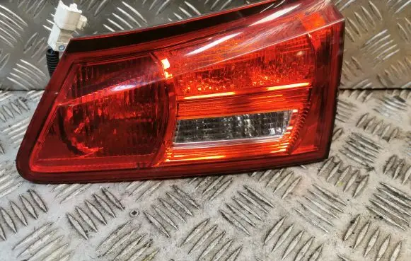 Lexus IS 220D-250-350 Tailgate rear/tail lights