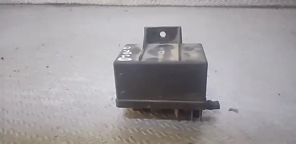 Fiat Doblo Glow plug pre-heat relay 0281003018