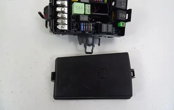 Volkswagen Tiguan Fuse module 5Q0907361