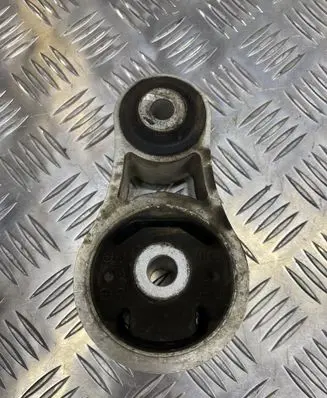 Mazda CX-7 Engine mount bracket