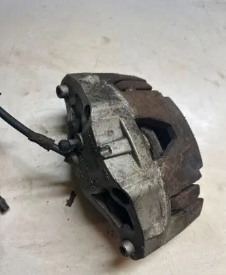 Volvo XC90 Front brake caliper 30657303 310E62240
