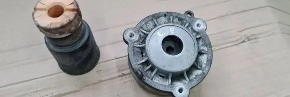 Audi A4 S4 B9 Front upper strut mount 8W0413333