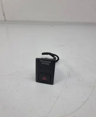 Volkswagen Tiguan Hazard light switch 5NC919225A
