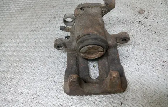 Mitsubishi Space Star Rear brake caliper