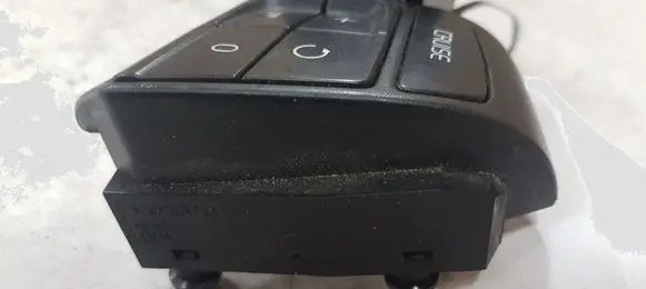 Volvo V50 Steering wheel buttons/switches 30739638