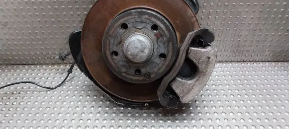 Mercedes-Benz C W204 Front wheel hub spindle knuckle 20401