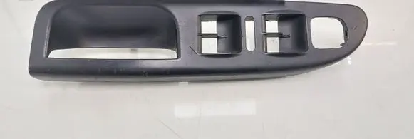 Volkswagen PASSAT B6 Front door window switch trim 3C1867171B